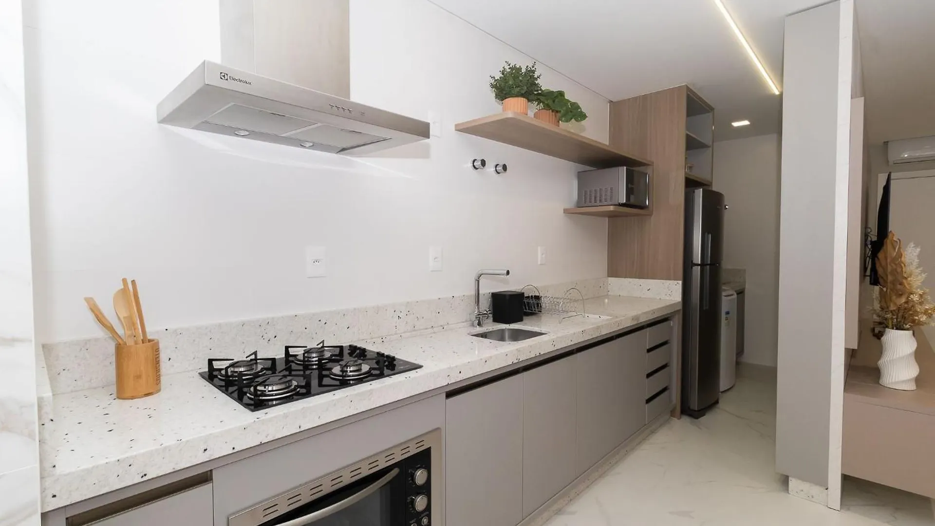 635 Lindo Apartamento Localizado Na Praia De Bombas Bombinhas