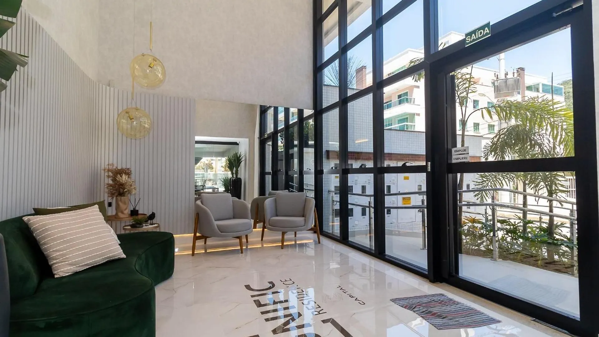 635 Lindo Apartamento Localizado Na Praia De Bombas Bombinhas Appartement